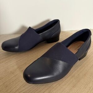 Clarks Collection Women’s Loafers Size 9 US EU 40 Navy Leather Stretch Comfort